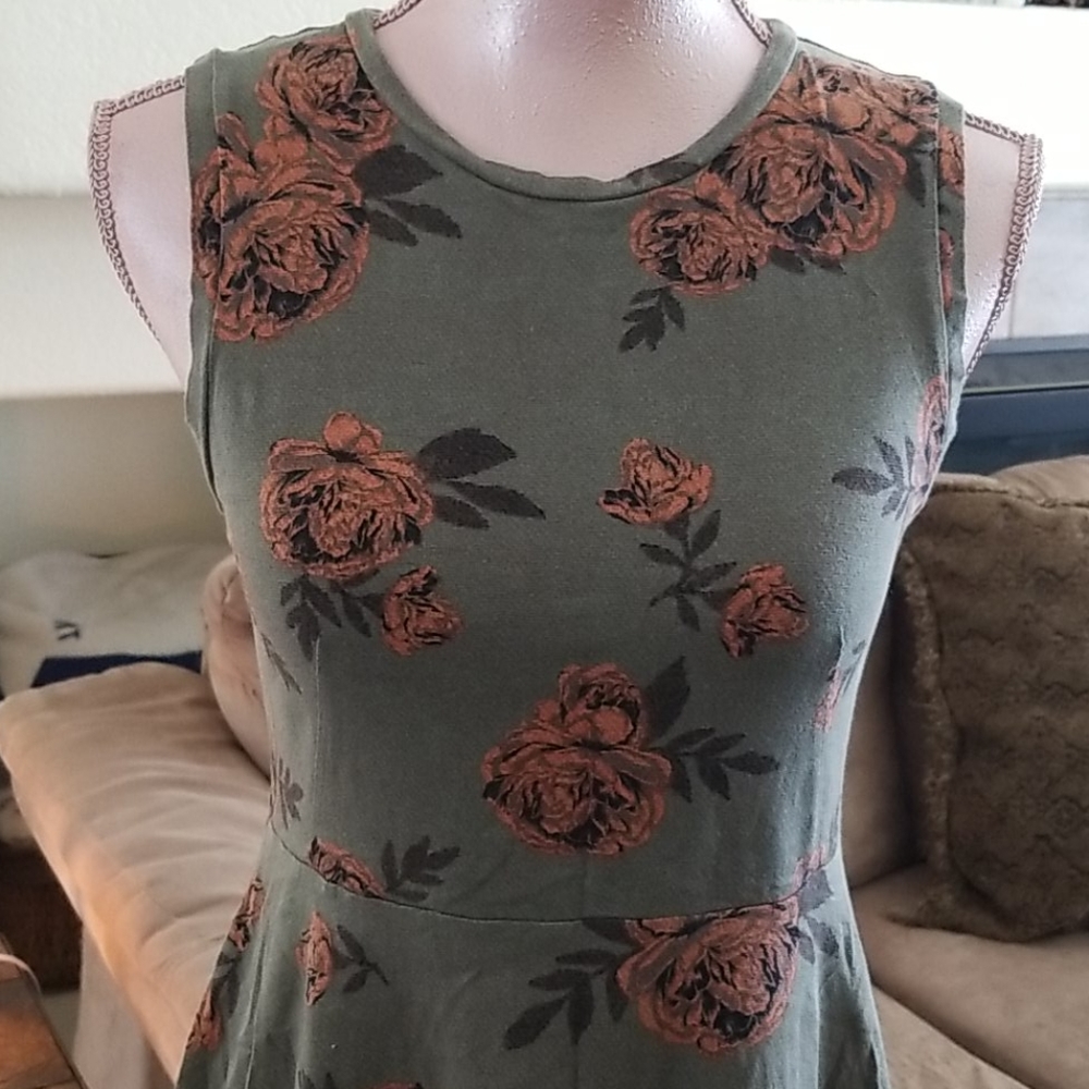 Cute Floral Van's Dress - Picture 2 of 6